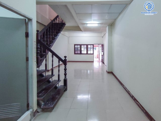 *****ทาวน์เฮ้าส์มือสองย่านนนทบุรี ม.ดวงแก้ว ติวานนท์-ปากเกร็ด เนื้อที่ 18 ตร.ว. ฟังก์ชัน 2 ห้องนอน 2 ห้องน้ำ 1 ที่จอดรถ อยู่บนทำเลดี เดินทางสะดวกสุดๆ ใกล้รถไฟฟ้าสายสีชมพู "สถานีแจ้งวัฒนะ-ปากเกร็ด28" และใกล้ทางด่วน "แจ้งวัฒนะ"